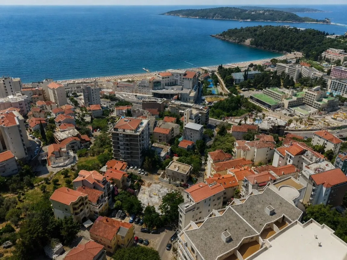 Prodaja, dvosoban stan, 60m², Bečići, Budva