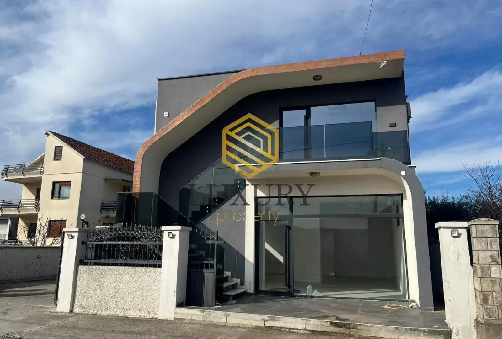 Rent, office space, 64m², Zagorič, Podgorica