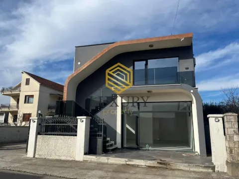 Izdavanje, poslovni prostor, 64m², Zagorič, Podgorica - image 12
