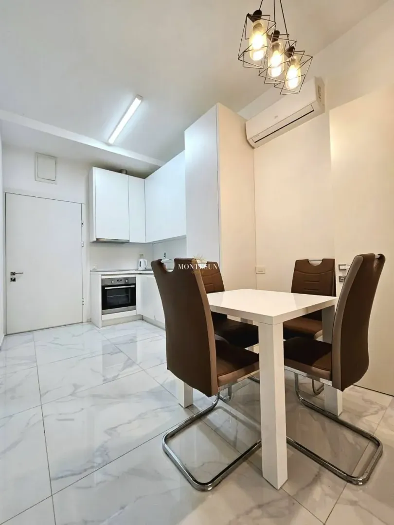 Rent, two bedroom apartment, 55m², Bečići, Budva