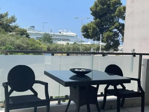 Izdavanje, jednosoban stan, 58m², Centar, Bar - image 18