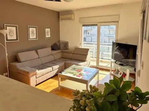 Rent, two bedroom apartment, 70m², City Kvart, Podgorica - image 1