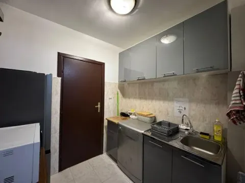 Izdavanje, dvosoban stan, 85m², Centar, Budva - image 6