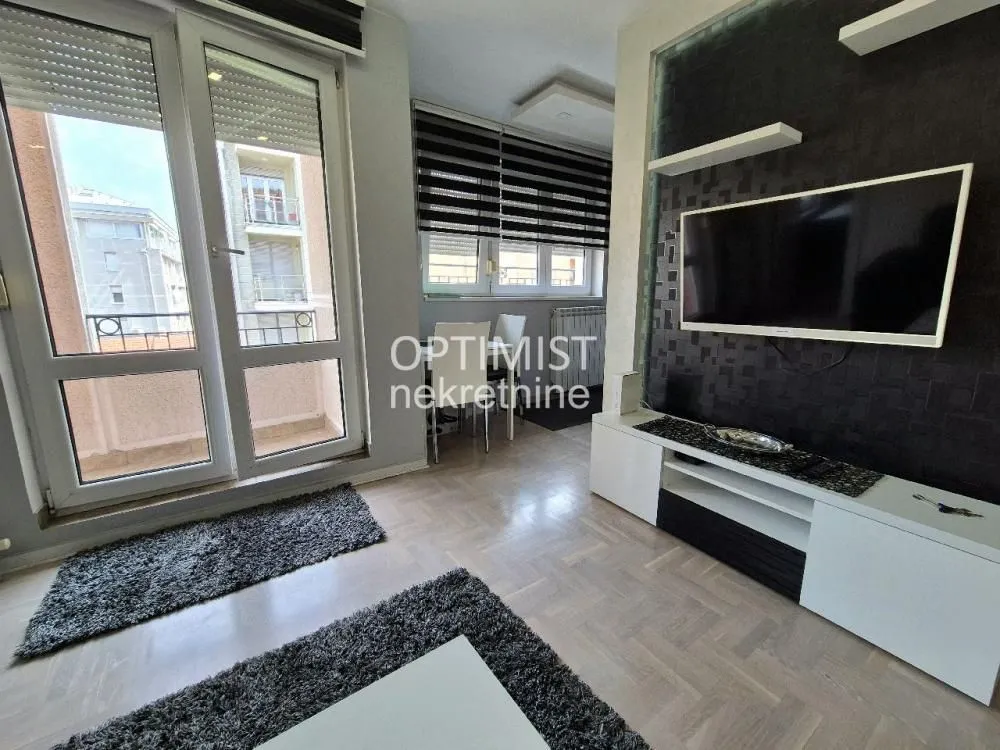 Rent, two bedroom apartment, 35m², Crveni Krst, Beograd