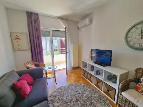Izdavanje, dvosoban stan, 54m², Budva, Crna Gora - image 20