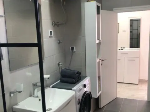 Izdavanje, jednosoban stan, 68m², Centar, Podgorica - image 9