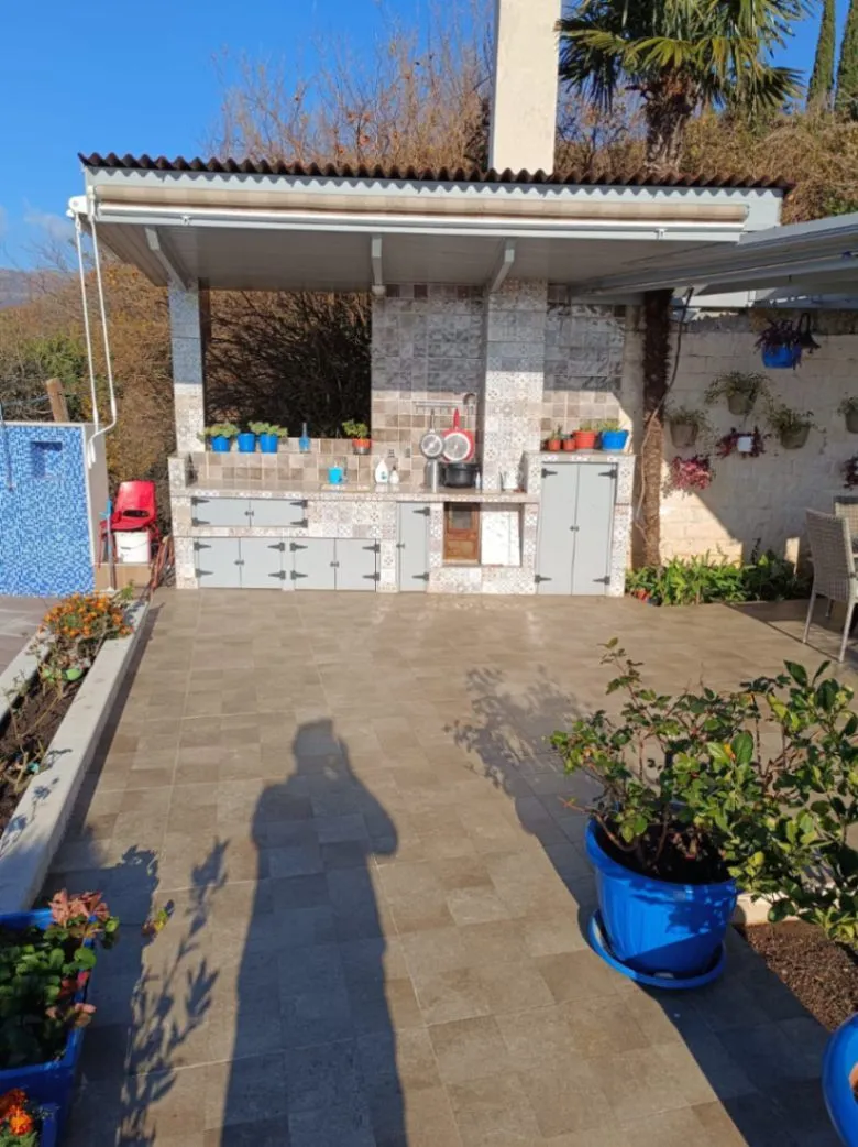 Prodaja, kuća, 330m², Donja Lastva, Tivat