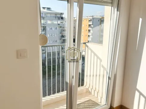 Rent, two bedroom apartment, 65m², Stari Aerodrom, Podgorica - image 9