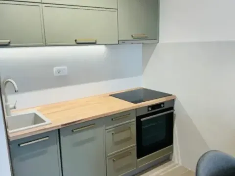 Izdavanje, jednosoban stan, 45m², Pobrežje, Podgorica