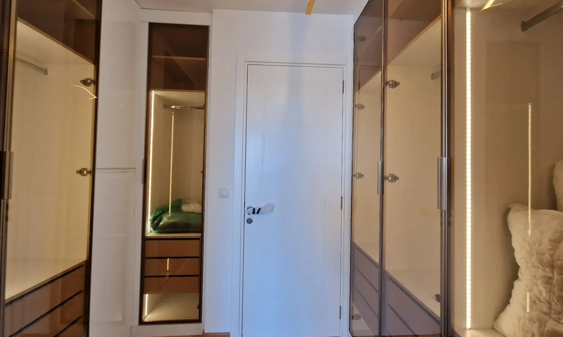Sale, two bedroom apartment, 135m², Bečići, Budva