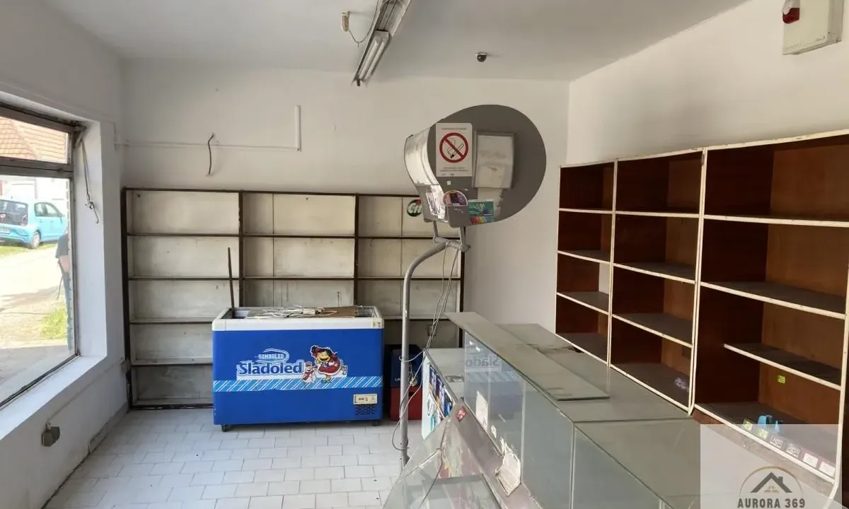 Izdavanje, poslovni prostor, 60m², Ruma, Srbija