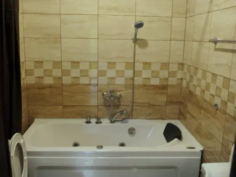 Izdavanje, jednosoban stan, 54m², Centar, Nikšić - image 4