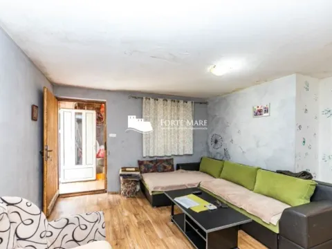 Prodaja, kuća, 188m², Sušćepan, Herceg Novi