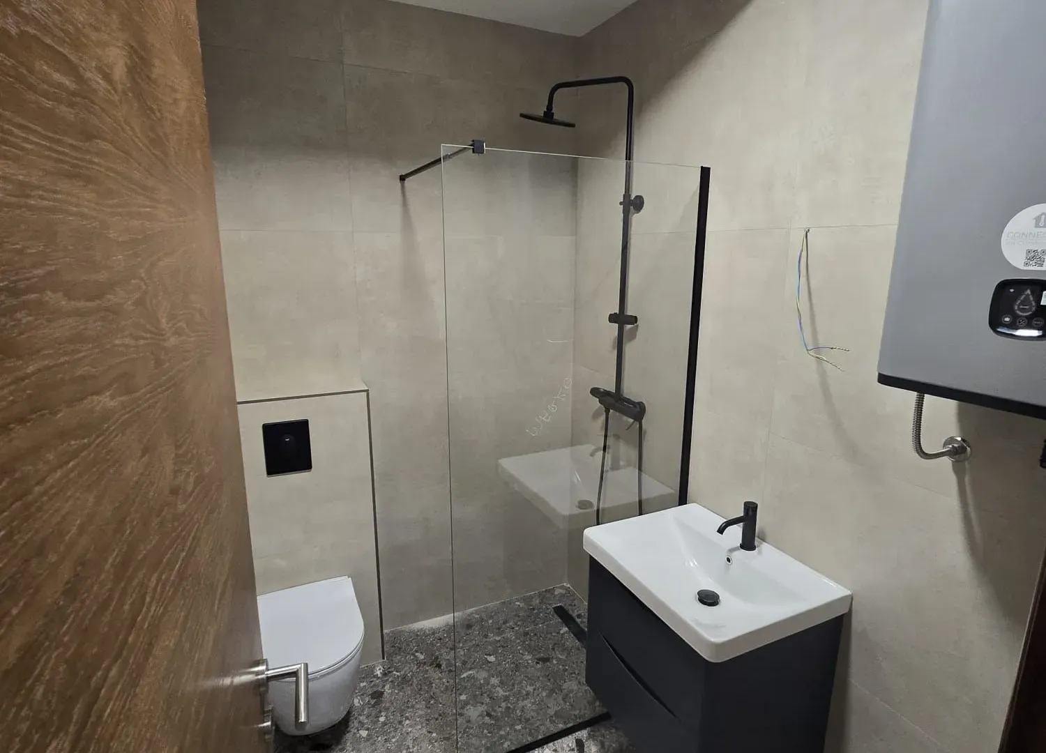 Izdavanje, trosoban stan, 81m², Pobrežje, Podgorica