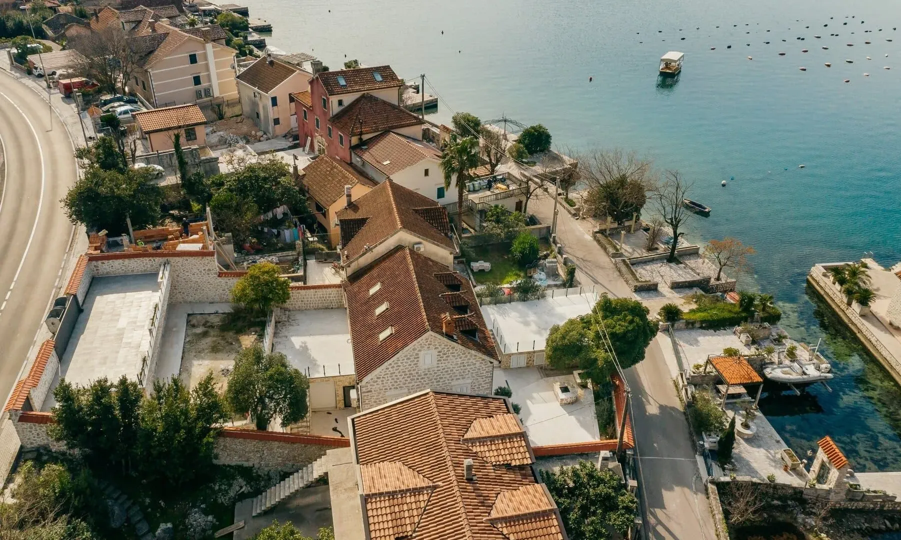 Sale, house, 380m², Ljuta, Kotor