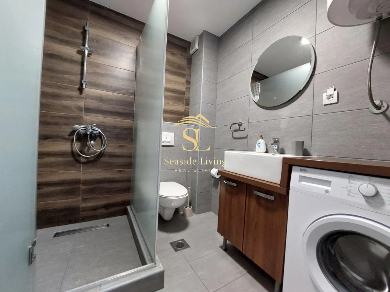 Rent, two bedroom apartment, 70m², Dobrota, Kotor