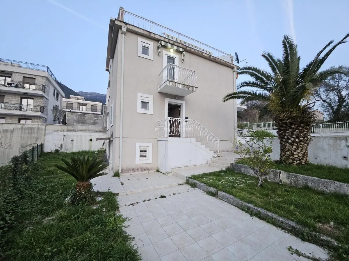 Prodaja, kuća, 220m², Centar, Tivat