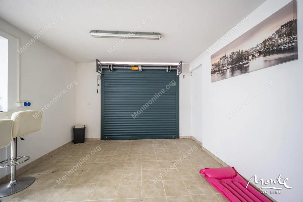 Prodaja, dvosoban stan, 109m², Dobrota, Kotor