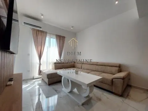 Rent, one bedroom apartment, 43m², Radanovići, Kotor - image 11