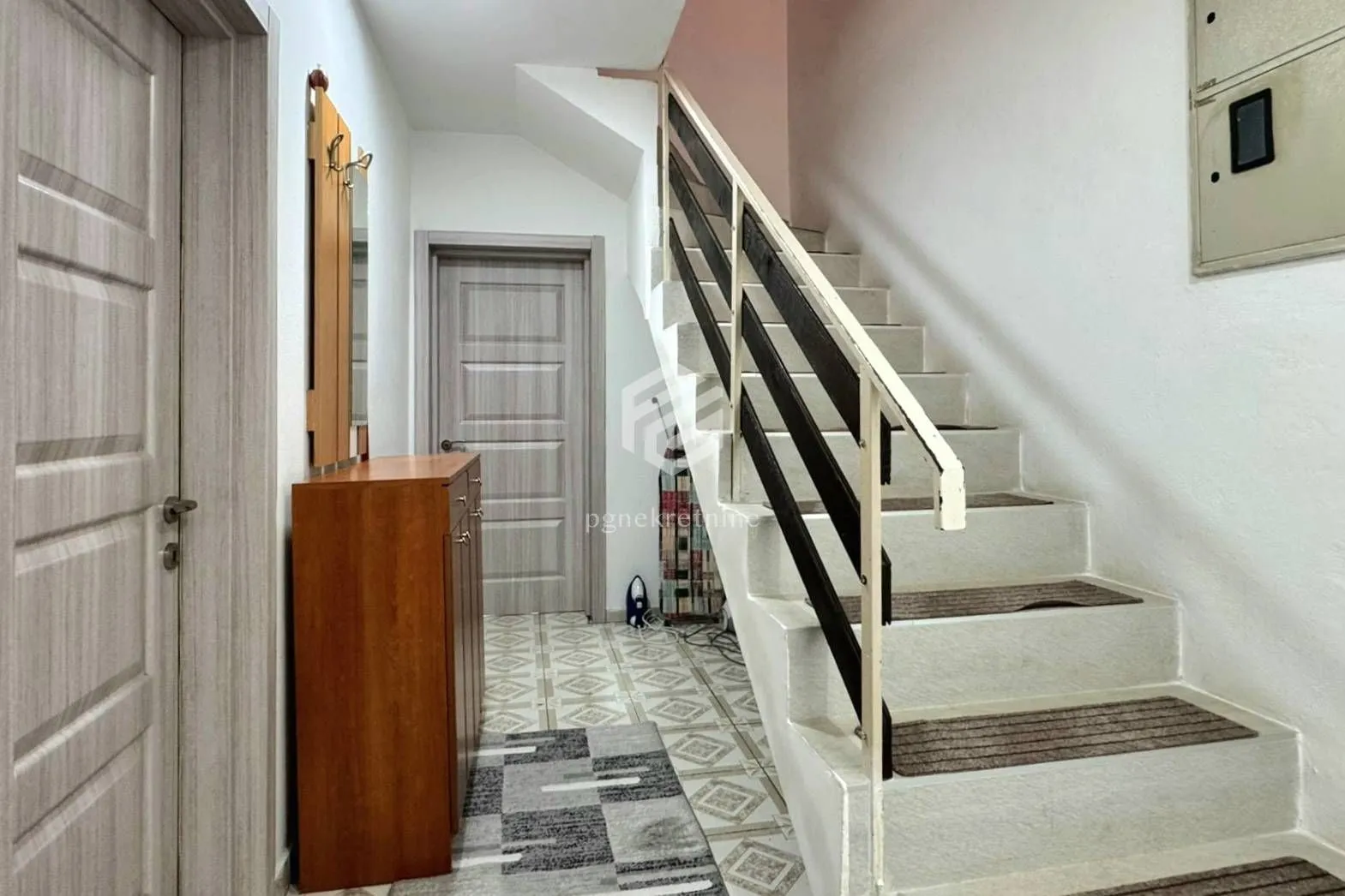 Rent, house, 160m², Gornja Gorica, Podgorica