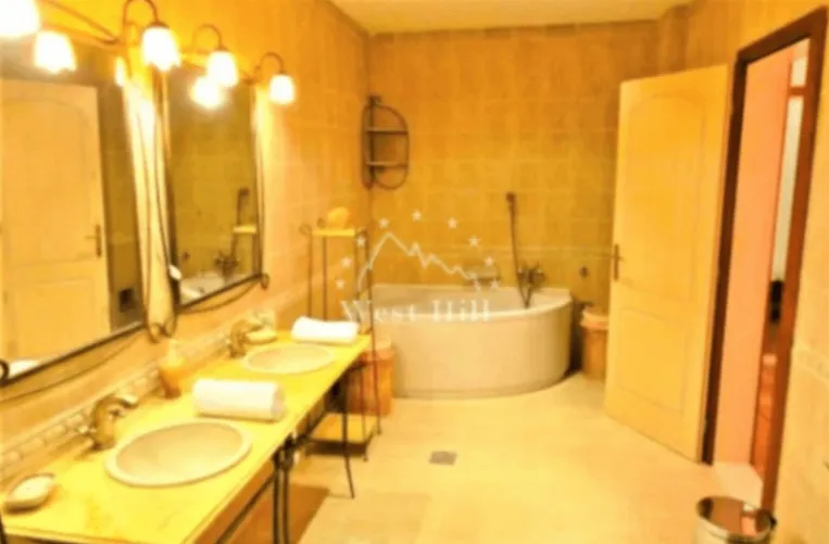 Sale, house, 3200m², Blizikuće, Budva