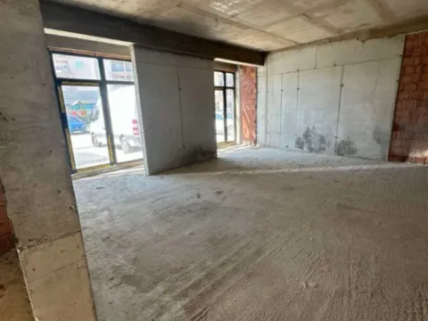 Izdavanje, poslovni prostor, 200m², Stari Aerodrom, Podgorica - image 3