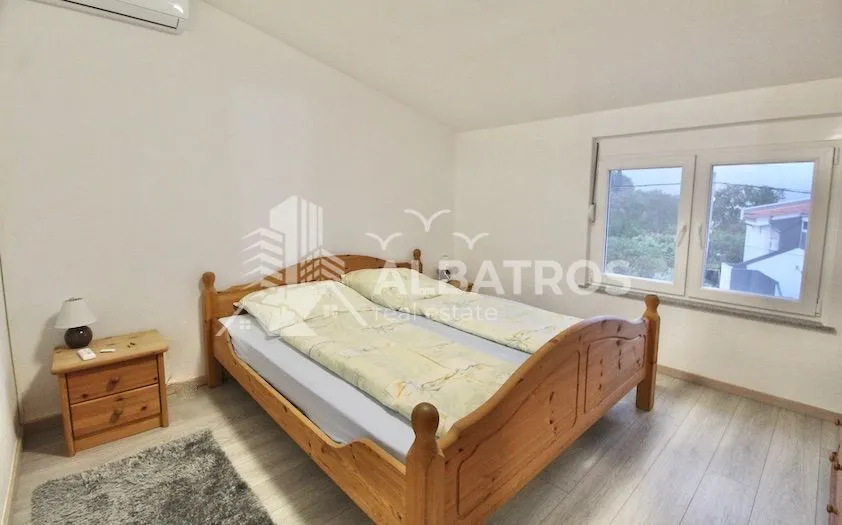 Izdavanje, dvosoban stan, 140m², Bar, Crna Gora