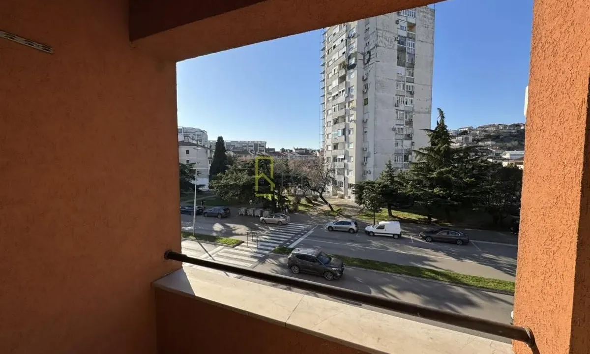 Izdavanje, dvosoban stan, 72m², Preko Morače, Podgorica