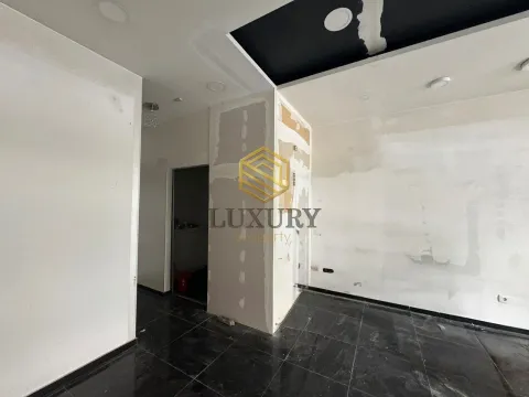Rent, office space, 33m², City Kvart, Podgorica - image 2