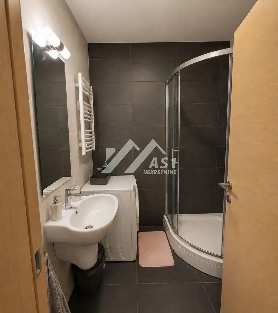 Izdavanje, jednosoban stan, 32m², Bulevar Evrope, Novi Sad Sve Podlokacije
