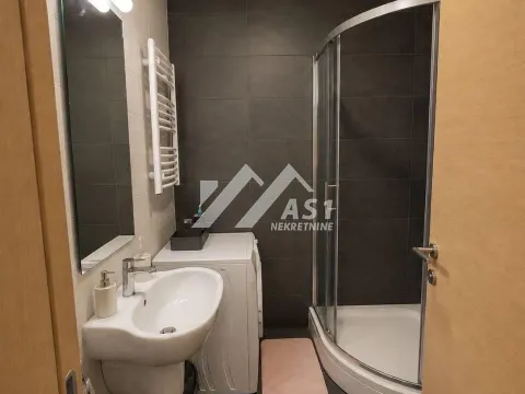 Izdavanje, jednosoban stan, 32m², Bulevar Evrope, Novi Sad Sve Podlokacije - image 7