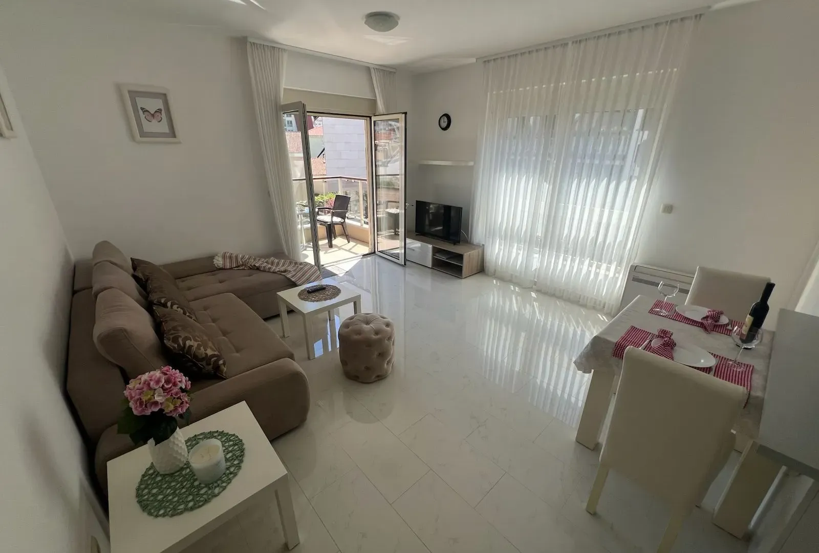 Rent, one bedroom apartment, 52m², Centar, Budva