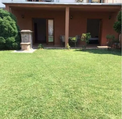 Izdavanje, trosoban stan, 85m², Severni Bulevar, Zvezdara Sve Podlokacije