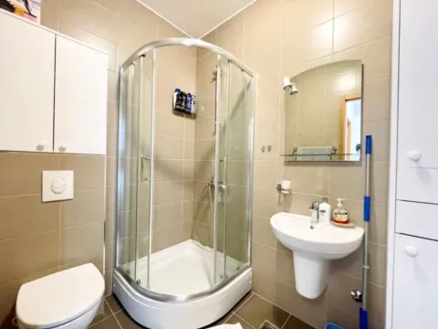 Izdavanje, dvosoban stan, 64m², City Kvart, Podgorica - image 6