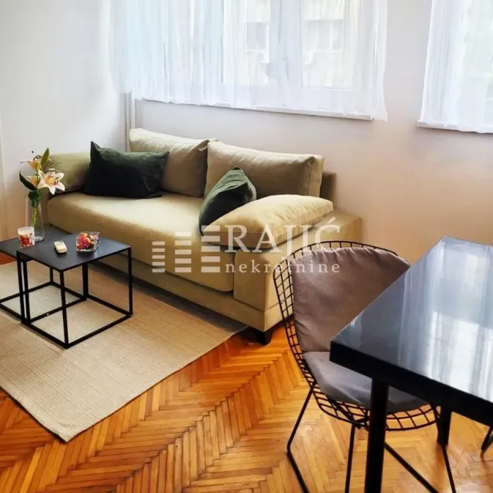 Rent, two bedroom apartment, 50m², Stari Grad, Beograd