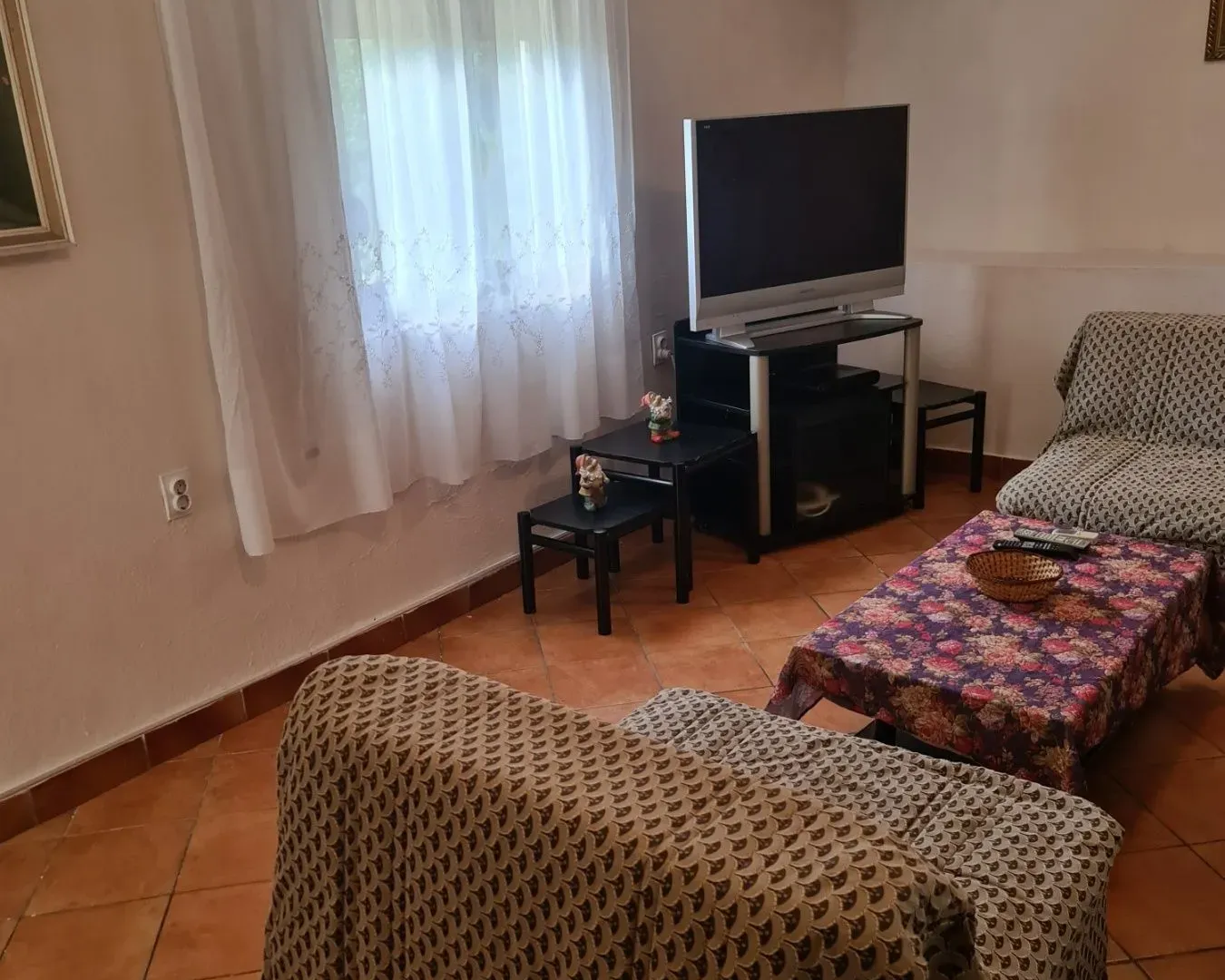 Rent, studio apartment, 40m², Tološi, Podgorica