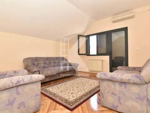 Izdavanje, kuća, 200m², Stari Aerodrom, Podgorica - image 21