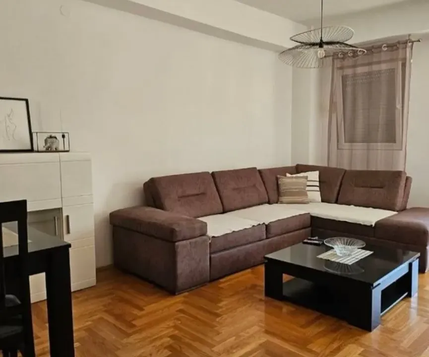 Izdavanje, dvosoban stan, 85m², City Kvart, Podgorica