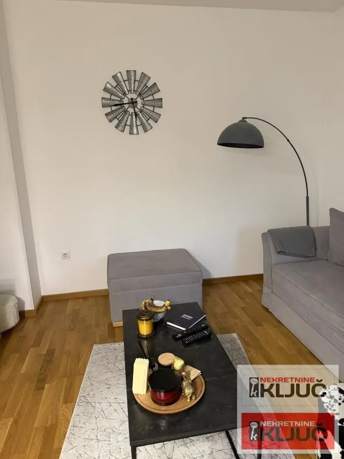 Izdavanje, garsonjera, 31m², Socijalno, Novi Sad Sve Podlokacije