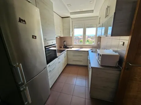 Rent, three bedroom apartment, 150m², Zelenika, Podgorica - image 4