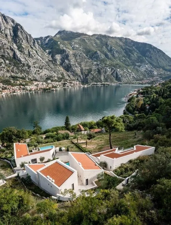 Sale, house, 479m², Kotor, Crna Gora