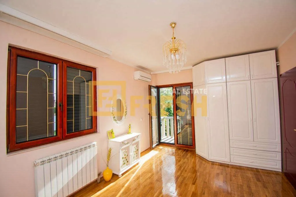 Rent, house, 450m², Zabjelo, Podgorica