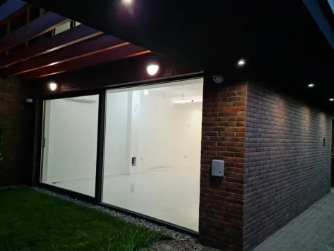 Izdavanje, kuća, 240m², Sremska Kamenica, Petrovaradin - image 13