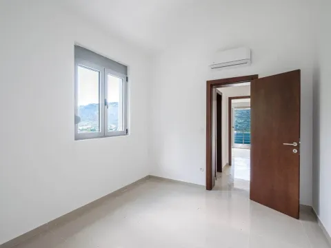 Sale, three bedroom apartment, 103m², Dobrota, Kotor - image 12