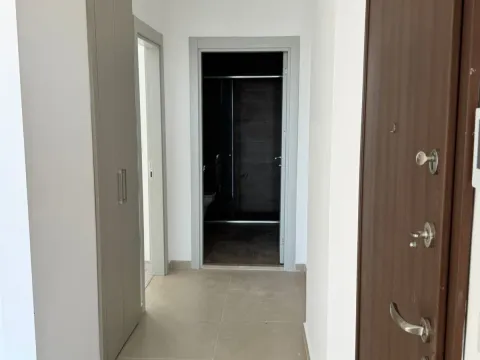 Prodaja, dvosoban stan, 72m², Centar, Bar - image 1
