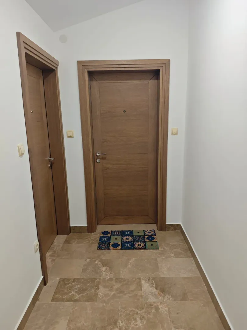 Rent, one bedroom apartment, 47m², Dobrota, Kotor