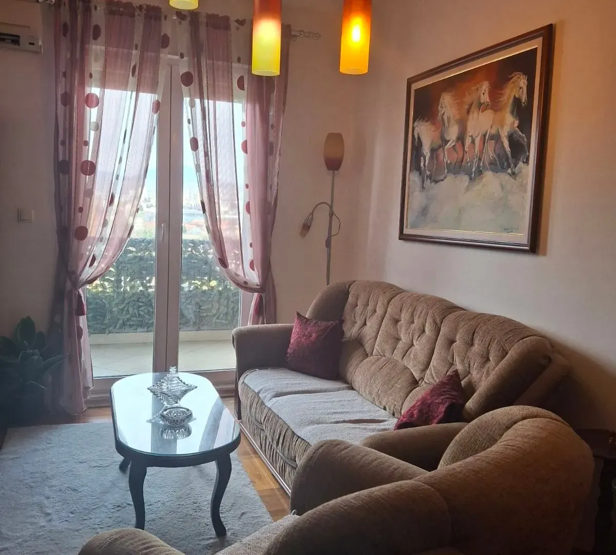 Izdavanje, dvosoban stan, 55m², Stari Aerodrom, Podgorica