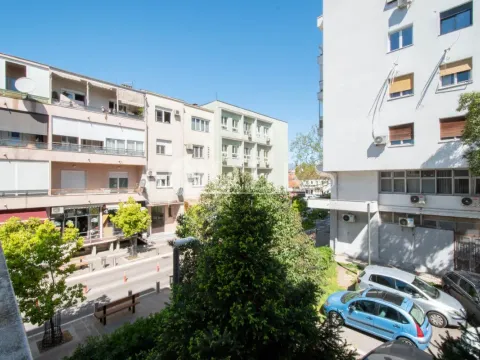 Rent, office space, 89m², Centar, Podgorica - image 11