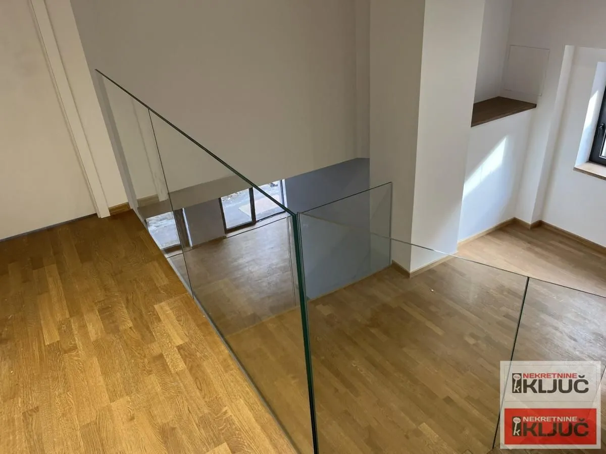Izdavanje, kuća, 247m², Sremska Kamenica, Petrovaradin