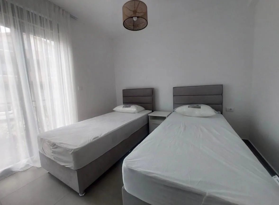 Izdavanje, dvosoban stan, 70m², Gradiošnica, Tivat